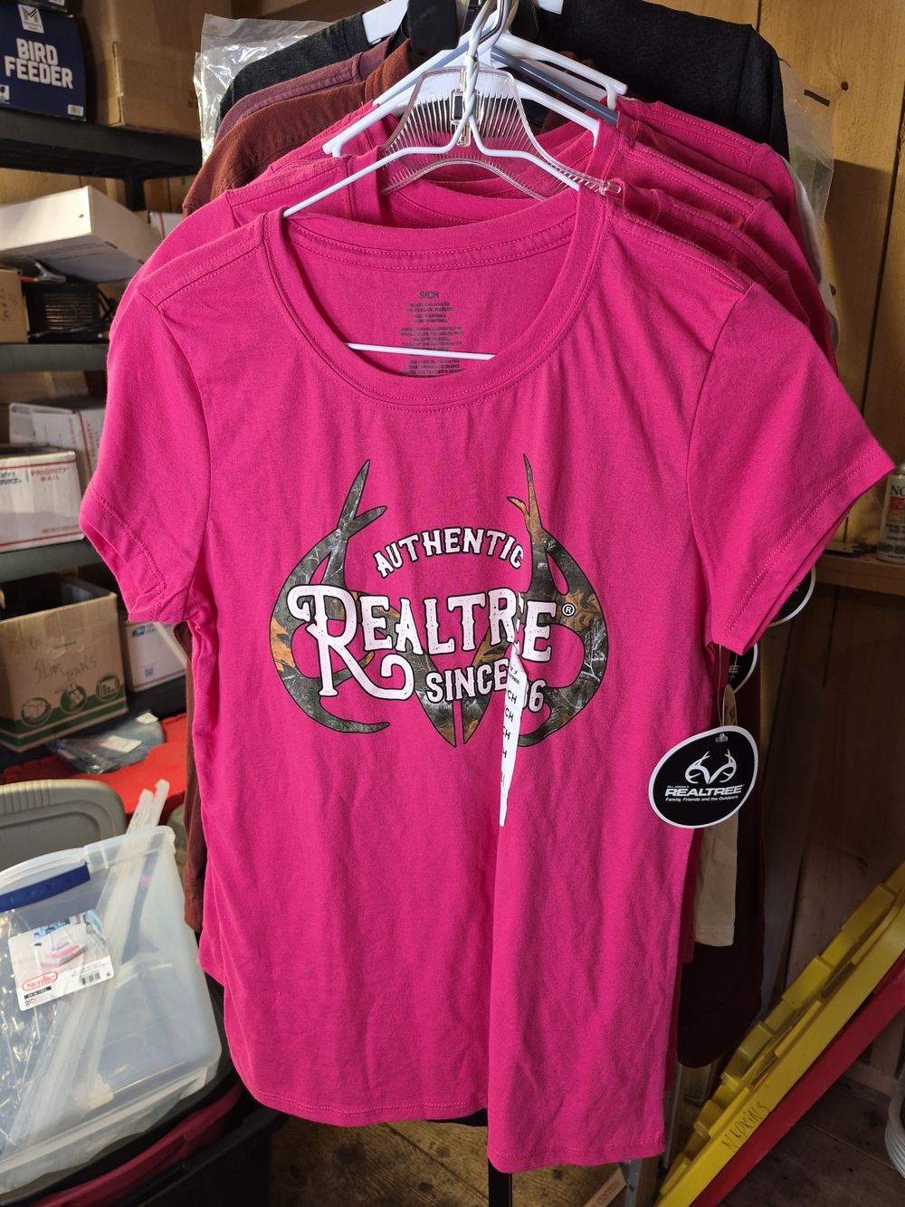 Mossy Oak Hot Pink Realtree Short Sleeve Logo Tee Bin 55